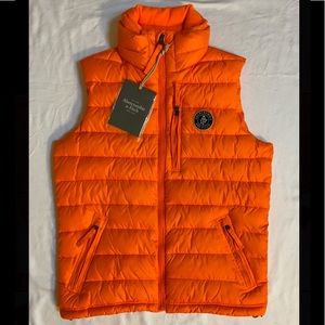 Abercrombie & Fitch Puffer Vest-New with tags